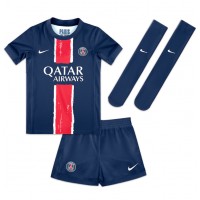 Maglia Calcio Paris Saint-Germain Bradley Barcola #29 Prima Divisa Bambino 2024-25 Manica Corta (+ pantaloncini)